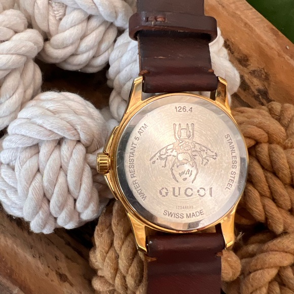 Gucci G Timeless Bee Leather Strap Watch - Picture 3 of 10